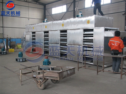 河南果蔬烘干機(jī)用戶現(xiàn)場(chǎng)